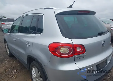 2011 Volkswagen Tiguan Sel z USA, uszkodzony, nr VIN WVGAV7AX1BW520990